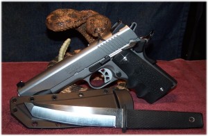 The Ruger SR1911 and the Cold Steel Kobun - A Good EDC Pair